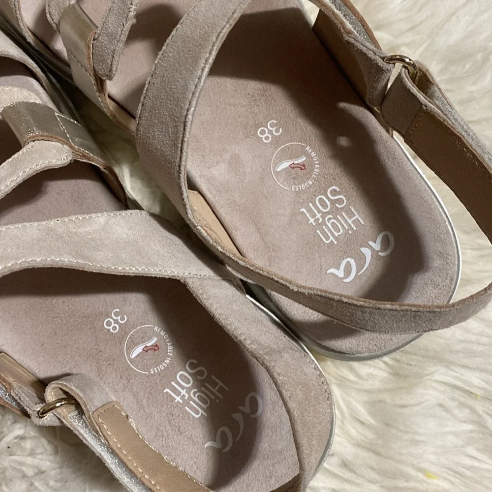 Ara Bayview Triple‎ Adjustable Wedge Sandal Platinum / Sand / Metallic Leather 8